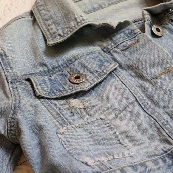 Vanilla Star Jeans | Light Wash Distressed Embroidered Cropped Jean Jacket - Picture 5 of 16